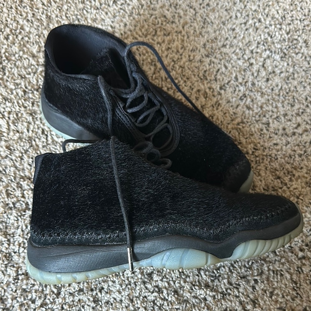 Jordans - Picture 2 of 4